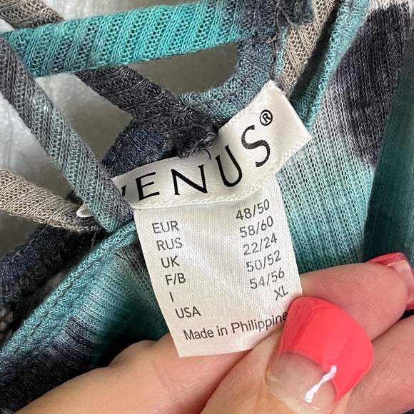 Venus Top - Picture 2 of 3